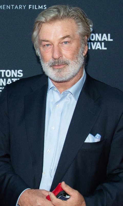 Alec Baldwin logró acuerdo con la familia de Halyna Hutchins Alec Baldwin logró acuerdo con la familia de Halyna Hutchins